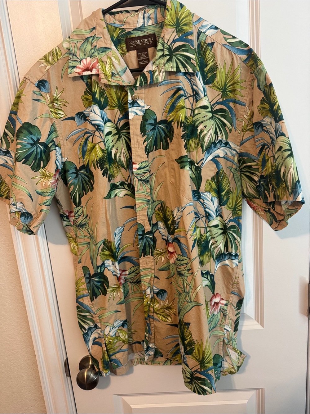 Cooke Street Men's Beige Hawaiian Tropical Print Button-Down Shirt